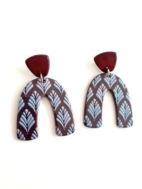 Brown Arch Drop Earrings with Pale Blue Leaf Pattern